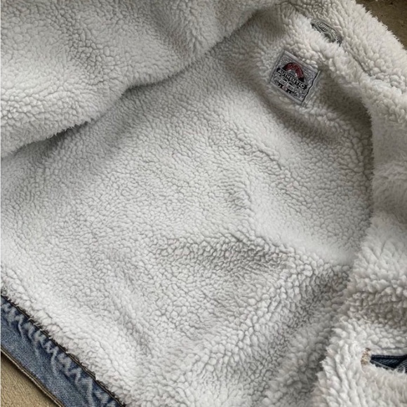 Vintage Levi’s Sherpa Jacket - Picture 4 of 5